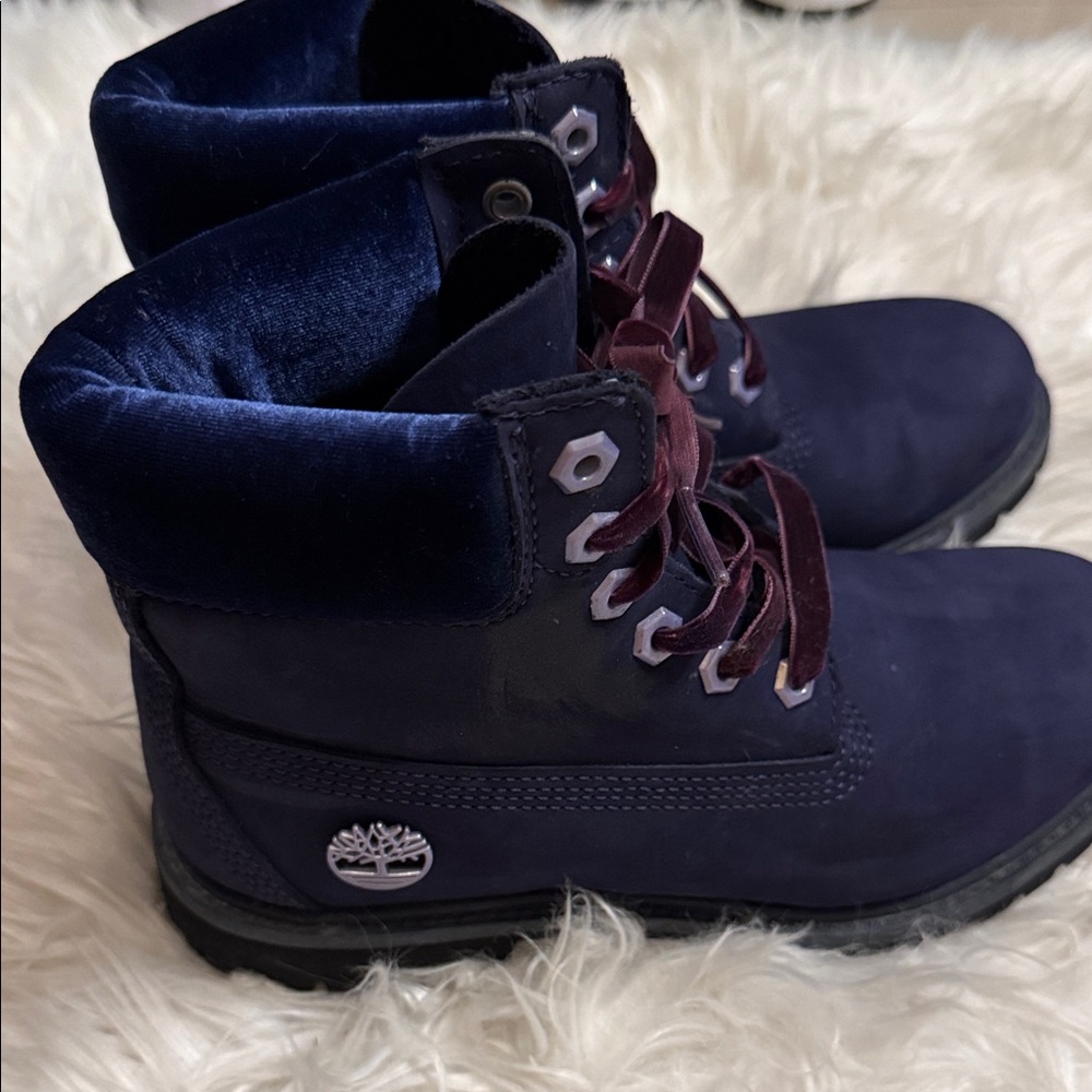 Timberland Dark Blue Boots with Burgundy Laces